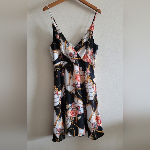 Gilli Dresses & Skirts - Gilli Equestrian Bridle Print Dress, Women's Medium. Black, white, gold, peach.
